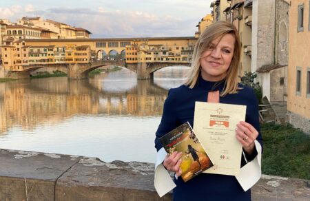 Morazzone: La scrittrice Lucia Tiziani premiata a Firenze