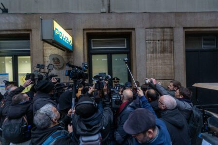 Verona: Aggredisce poliziotto con un coltello, ucciso