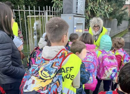Busto: Manzoni, ripartito il PediBus. “Servono volontari”