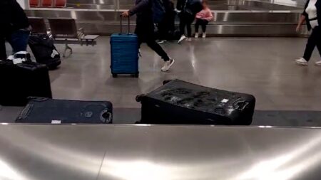 Malpensa: “Due ore senza bagagli lasciati sotto la pioggia”