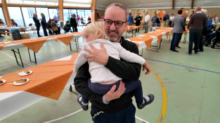 Gavirate: Il giorno di Don Marco: "Qui vince la comunità"