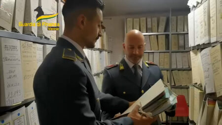 Gallarate: Selezionava dipendenti comunali. Evadendo