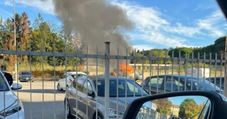 Varese: Camper in fiamme in via Vivaldi
