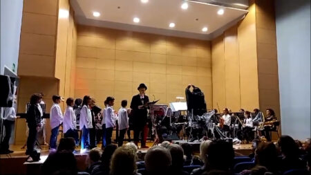 Varese: Ovazioni per il Fantasma del Liceo Musicale