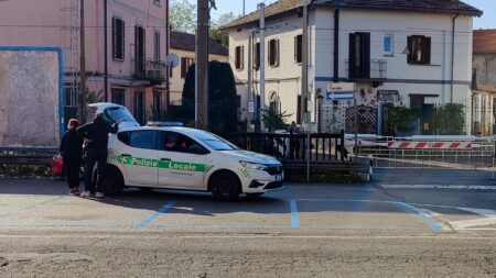 Varese: Via Tonale: inchioda il pullman, feriti 9 studenti