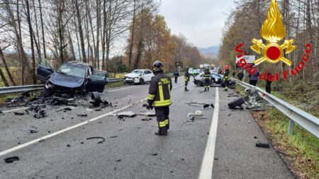 Cocquio T.: Scontro tremendo, gravissimi due ventenni