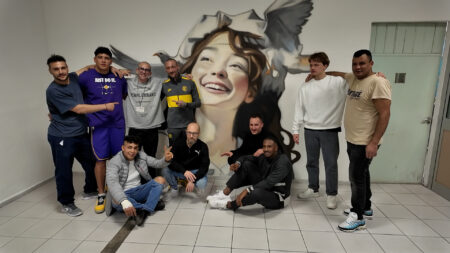 Varese: Allegoria di Ravo, Libertà in un murale al Miogni