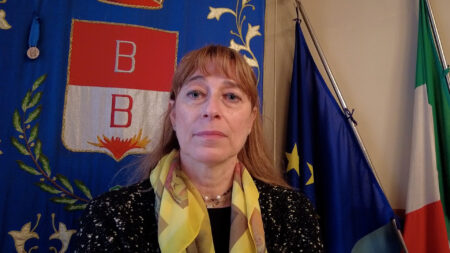 Busto: Amnesty, “Donne al muro, mancano artisti locali”