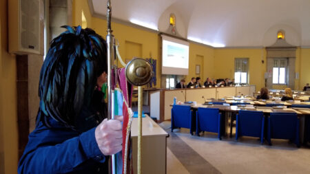 Busto: Festa dell’Unità, studenti dibattono in Comune