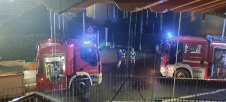 Gavirate: Tetto in fiamme in via Amendola