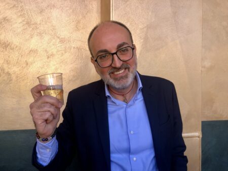 Busto: 31 anni di servizio, Vaccarino brinda in Comune