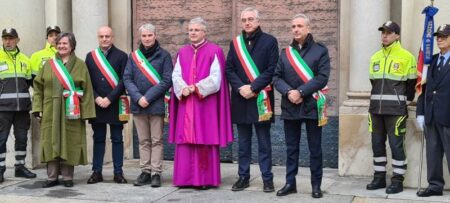 Cassano: Il sindaco Ottaviani a fianco di Monsignor Gioia