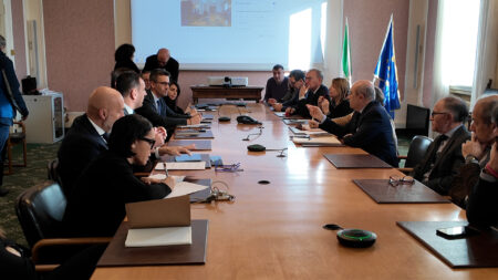 Varese: RFI: “Bisuschio, 8 minuti al passaggio a livello”