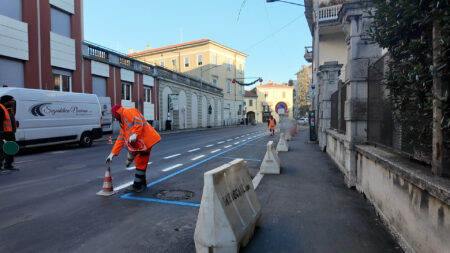 Varese: Aguggiari-Veratti, la ciclabile sembra una gincana