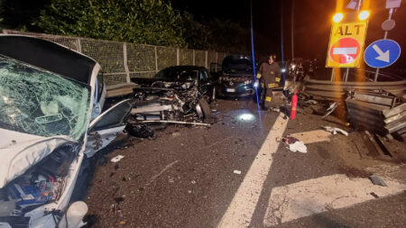 Varese: Schianto alle porte della città, tre feriti