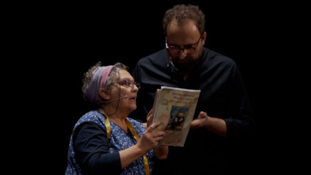 Varese: Vullo, maestro di gestualità in scena con mamma