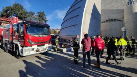 Varese: "Viva Santa Barbara!", auguri ai Vigili del Fuoco