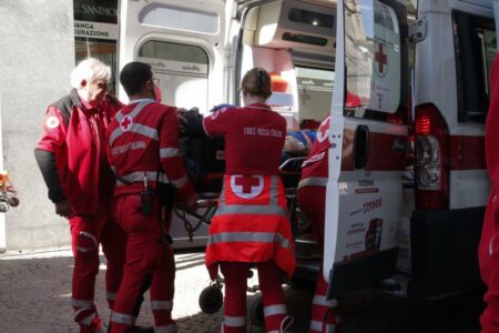 Cremona: 51enne precipita dal tetto e muore