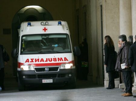 Varese: Investito in via Carcano, codice rosso