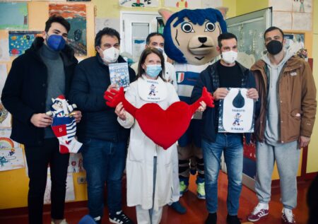 Busto: Befana biancoblu in Pediatria