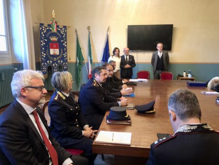 Busto: Disordini in centro, vertice col prefetto