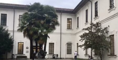 Busto: Biblioteca, gruppi di lettura in lingua originale