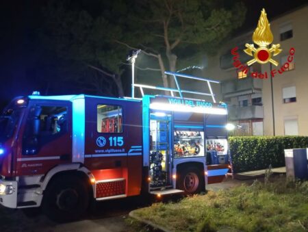 Cairate: Incendio in uno scantinato, intervento all'alba