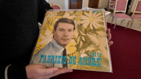 Varese: De André, in mostra il suo “amore sacro e profano”