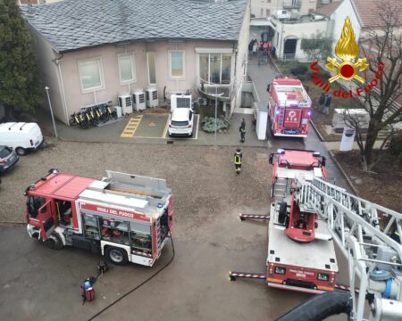 Busto: Fiamme al Poliambulatorio, intervento in forze