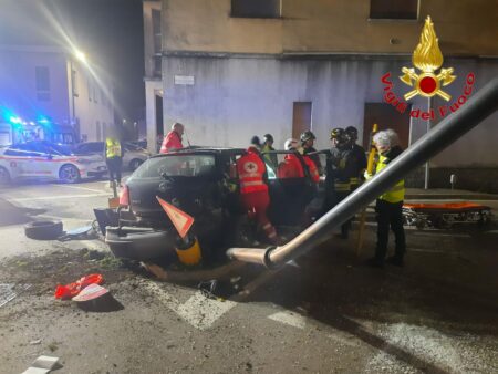 Lonate C.: Schianto nella notte, ferito 21enne