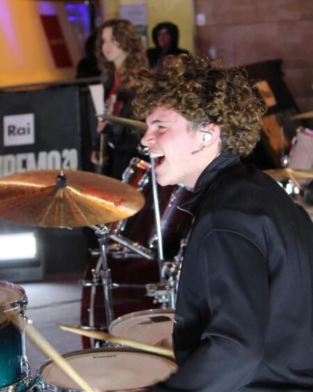 Sanremo: Il giovane Yari accende l’orgoglio cassanese