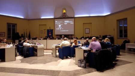 Busto: Sicurezza: taser sì, provvedimenti anti-alcol no