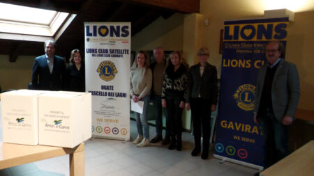 Gavirate: I Lions consegnano 100 pacchi solidali