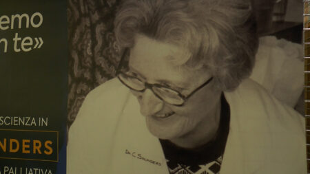 Varese: Saunders, alleata dell'anima, in mostra al Circolo