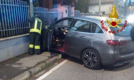 Solbiate A.: Auto contro muro, grave 79enne