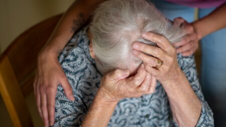 Gallarate: Picchia mamma e fratelli per soldi, arrestato