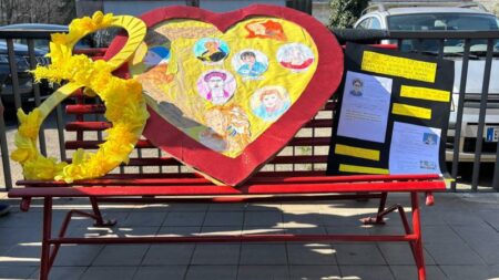 Gallarate: In stazione una panchina rossa contro la violenza