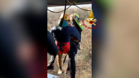 Porto C.: Escursionista in salvo, il video dall'elicottero