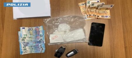 Besozzo: In auto con mezzo kg di cocaina, bloccati da PS