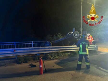 Lonate C.: Perde il controllo dell'auto e si ribalta