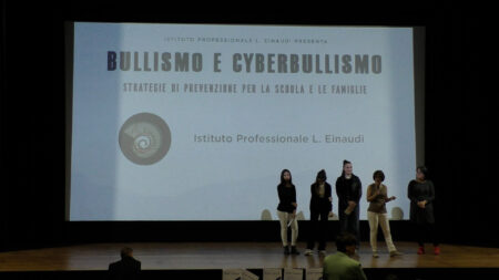 Varese: Cyberbullismo, l’Einaudi punta sulla prevenzione