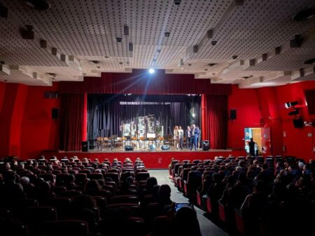 Castellanza: CreativArti, pienone al teatro Dante