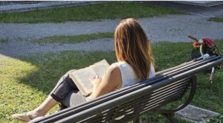 Busto: Libro e tisana, oltre 50 persone al parco