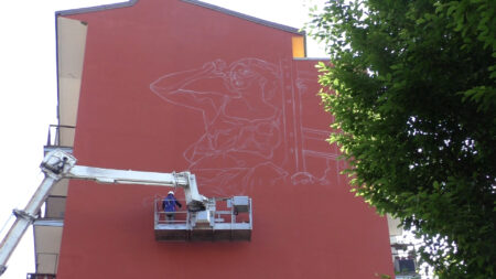 Varese: Ravo all’opera sulla parete di ANCE