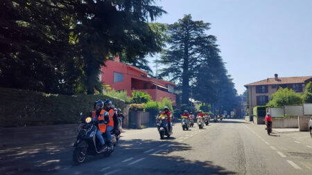 Varese: Tutti in Vespa, in 450 tra la città e i laghi
