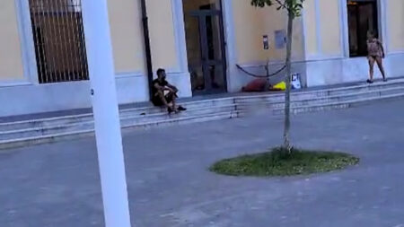 Varese: Stazione selvaggia, tra urla, insulti e bivacchi