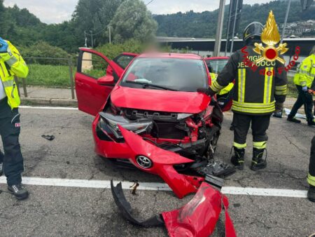 Grantola: Incidente tra auto, due feriti in ospedale