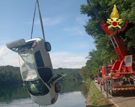Somma L.: Auto nel Ticino, salvo il conducente di 79 anni