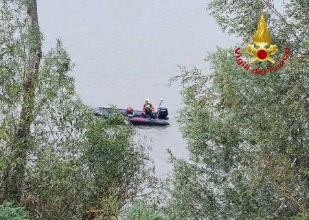 Mantova: Auto nel fiume, due morti annegati
