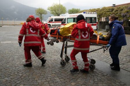 Como: Esanime in piscina, gravissima 77enne